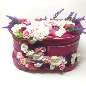 (Video) Floral one-of-a-kind handmade jewelry box for yours truly